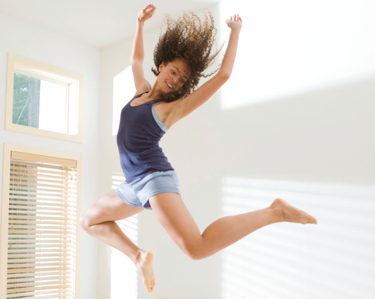 Więcej energii o poranku - 7 sposobów by wstać z łóżka z uśmiechem