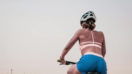 Jazda na rowerze a cellulit: jak pozbyć się "pomarańczowej skórki"?