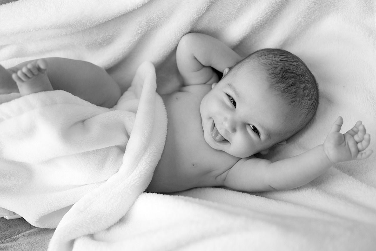 Pielęgnacja skóry niemowląt w opinii położnej: fakty i mity