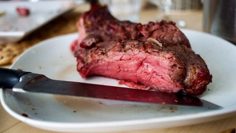 Czy tylko tłuste, czerwone mięso zagraża poziomowi cholesterolu?