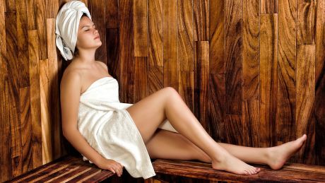 Jak przygotować włosy do wizyty w saunie?