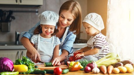 3 nawyki żywieniowe, które warto wprowadzić do diety Twojego dziecka, aby cieszyło się zdrowiem i odpornością