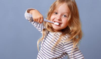 Naucz dziecko dbać o zęby. Sprawdź 7 najczęstszych błędów!