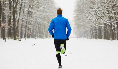 Jak bezpiecznie biegać zimą? 10 zasad