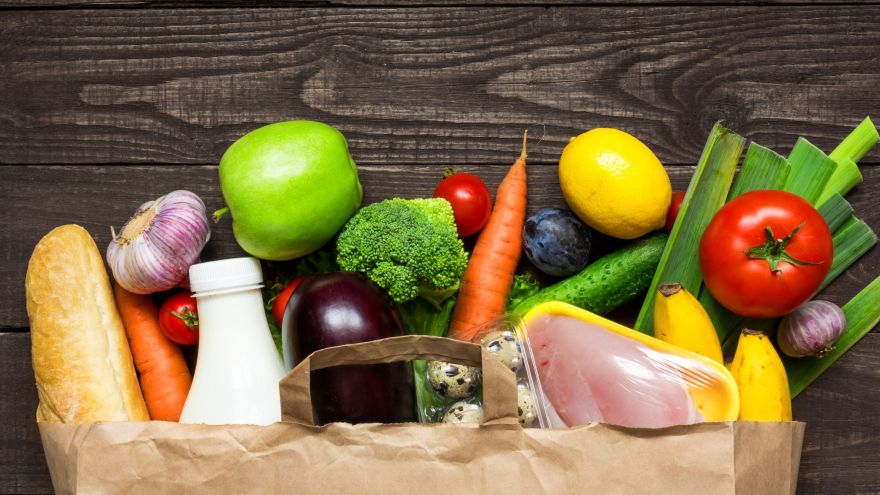 Dieta na co dzień Dieta kontra wiek – sprawdź jakie produkty wybierać, a czego lepiej unikać