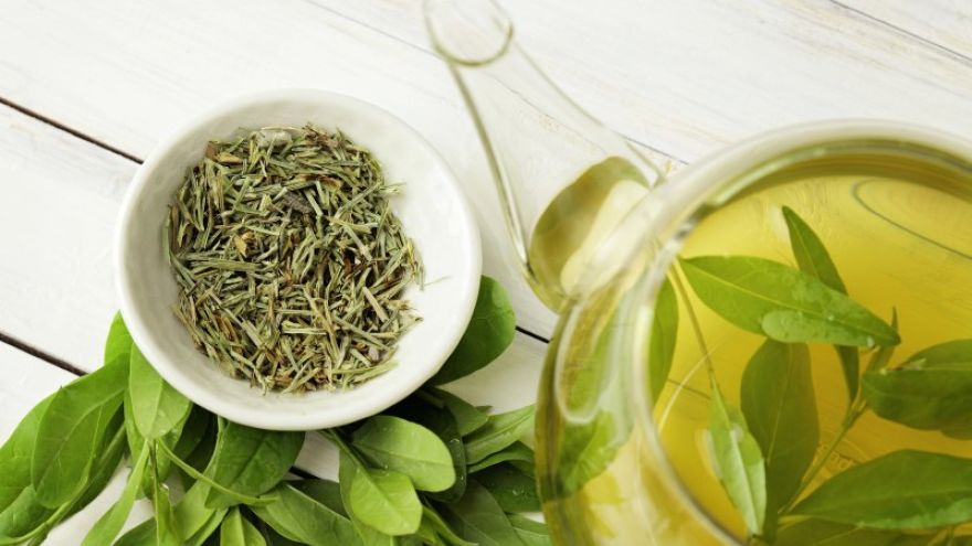 Dieta 5 powodów, dla których warto pić zieloną herbatę wiosną