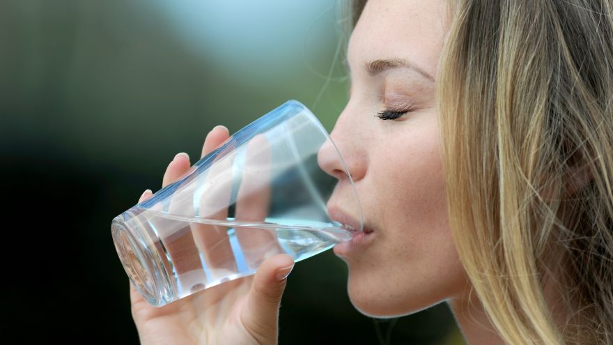 Zdrowe napoje Jaka woda zdrowia doda?