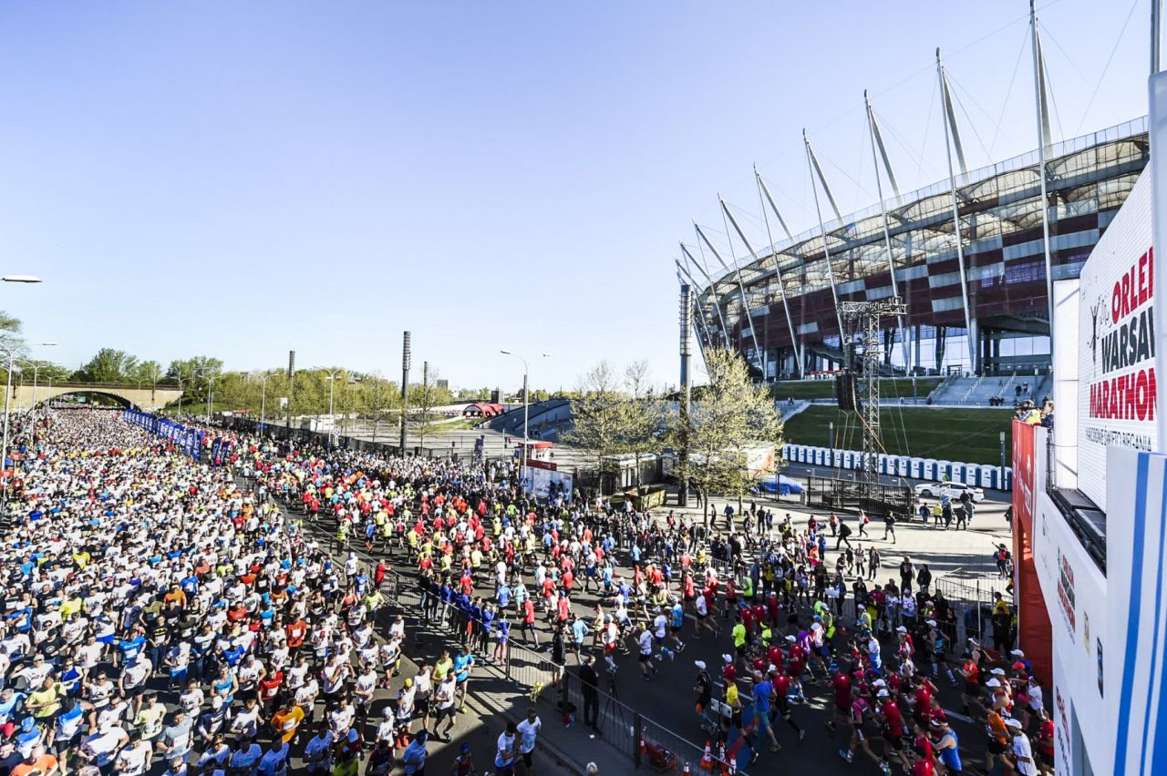 Tysiące miłośników sportu na starcie Orlen Warsaw Maraton