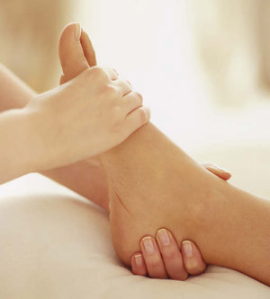 foot-Massage-to-relieve-stress-pain