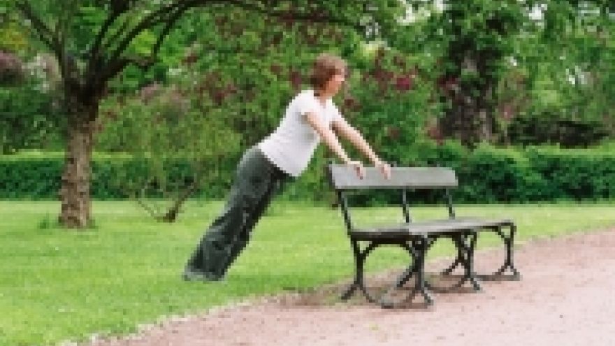 Rozciaganie mięśni Ćwiczenia w parku