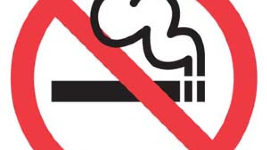Zakaz palenia 74% Polaków popiera zakaz palenia