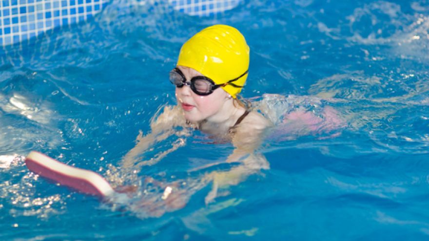 Skrzywienie kręgosłupa Pływanie służy dziecku