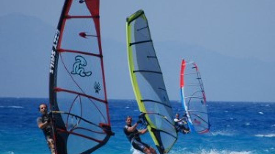 Windsurfing Rodos idealne na windsurfing