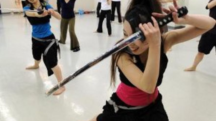  trening fitness Kobiety ćwiczą fitness niczym samuraje!