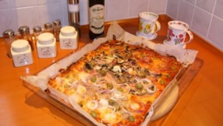 Dietetyczna i zdrowa pizza na wyciągnięcie ręki