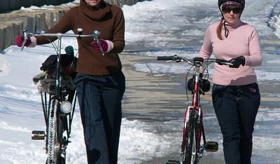 Zima na rowerze - jak się ubrać?