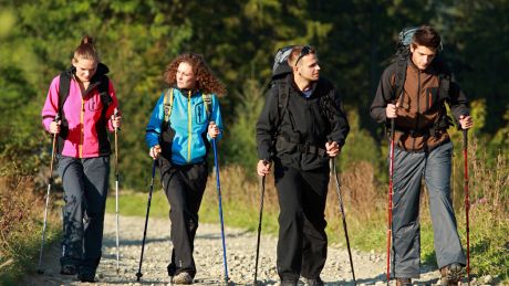 Dolegliwości kręgosłupa? Nordic Walking pomoże