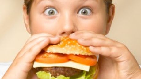 Złe nawyki żywieniowe w dzieciństwie a otyłość