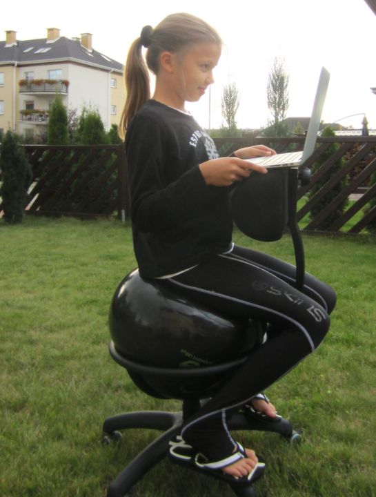 S-Ball krzesło, które myśli za nas – ćwiczymy siedząc prawidłowo