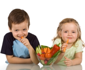 kids eating veggies