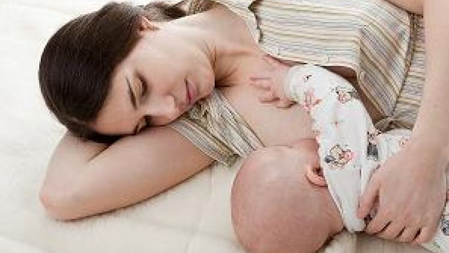 Karmienie dziecka 8 zasad prawidłowego karmienia piersią
