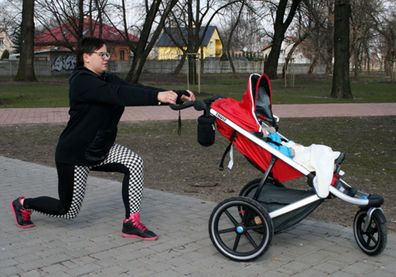 Ćwiczenia po ciąży dla mam - trening z wózkiem