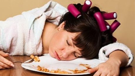 Dlaczego po obfitym posiłku czujemy zmęczenie?