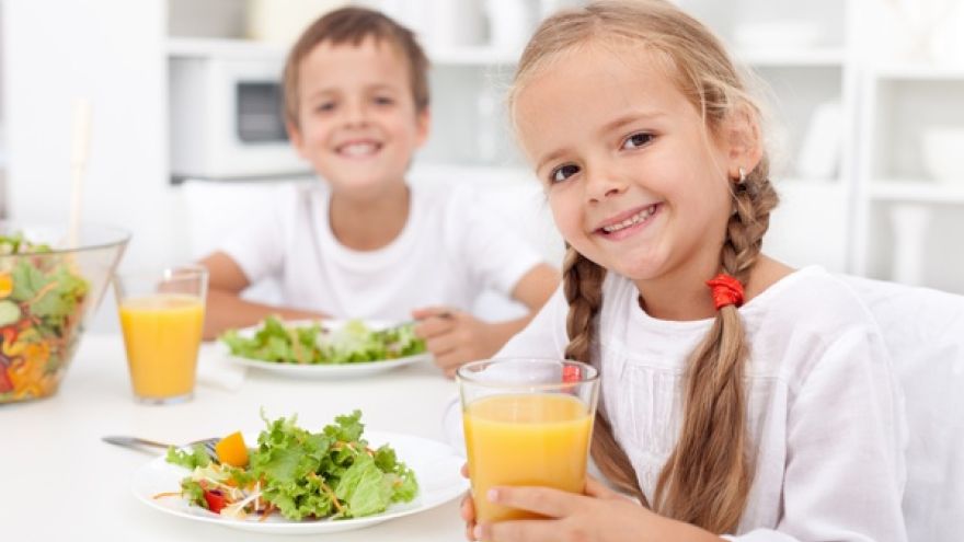 Dieta dla dziecka Żywieniowy dekalog ucznia