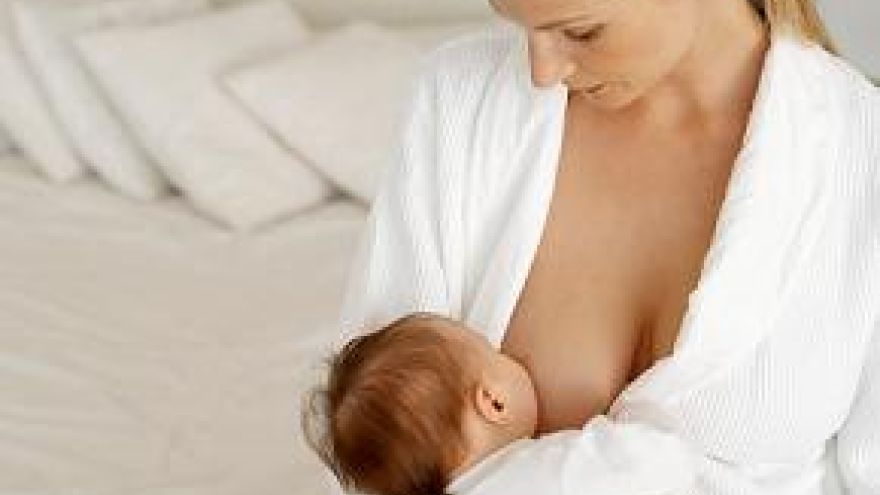 Odżywianie dziecka Karmienie piersią a profilaktyka  nadwagi i otyłości