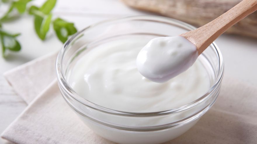 Jogurt Jogurt bez laktozy – dla kogo jest przeznaczony?