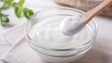 Jogurt bez laktozy – dla kogo jest przeznaczony?