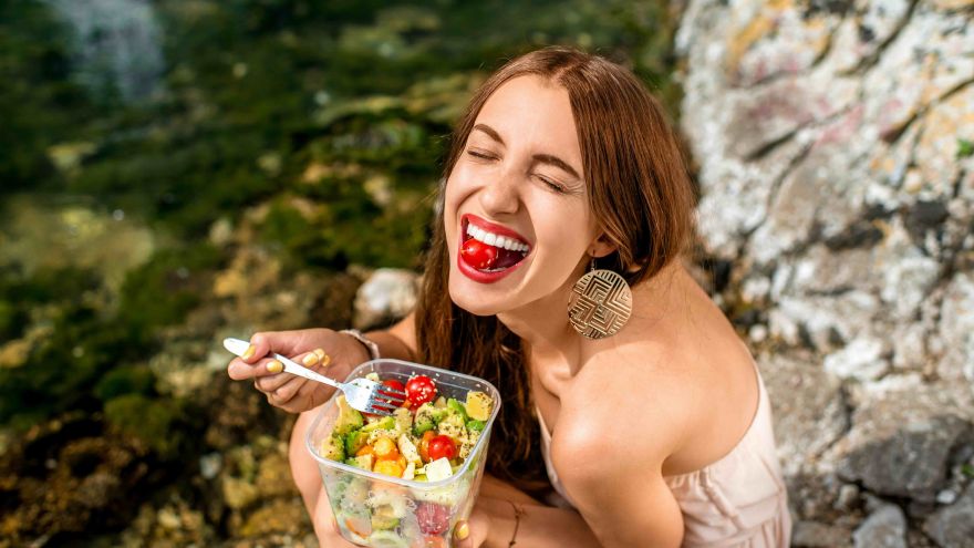 Dieta a zdrowie jamy ustnej: jakie produkty wspierają zdrowie zębów?