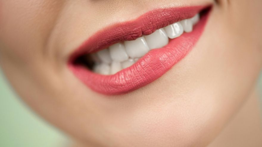 Zdrowie Dentysta wylicza codzienne nawyki, które mogą szkodzić Twoim zębom. Lepiej je znać!