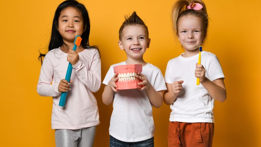 Zdrowie Słodka pułapka: największe zagrożenia dla zębów dzieci