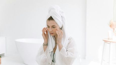 Domowa pielęgnacja twarzy — dlaczego jest tak ważna?