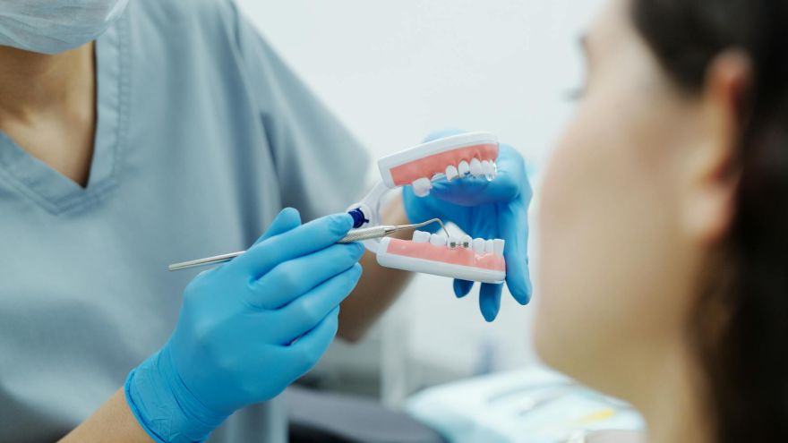 Uroda Czy można być „za starym na aparat ortodontyczny?" Rola korygowania wad zgryzu u dorosłych