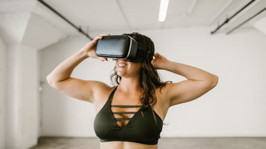 Fit biz Trening przyszłości: Jak technologia VR i AR zmieniają podejście do fitnessu?