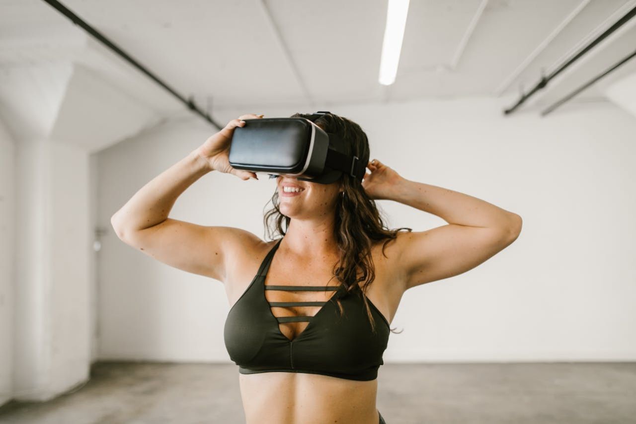 Trening przyszłości: Jak technologia VR i AR zmieniają podejście do fitnessu?