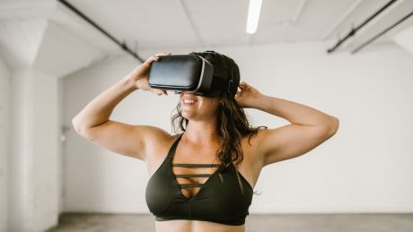 Trening przyszłości: Jak technologia VR i AR zmieniają podejście do fitnessu?