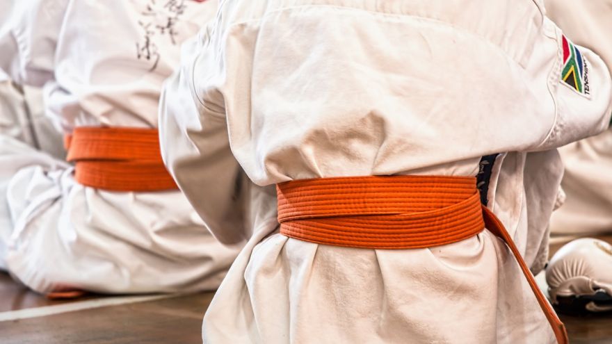 Sprzęt Kimono do karate dla dzieci: Na co zwrócić uwagę przy zakupie?