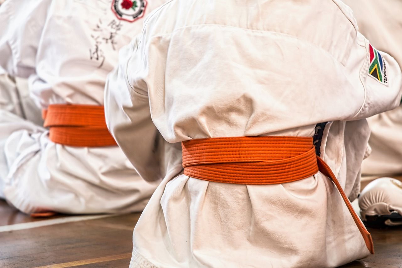 Kimono do karate dla dzieci: Na co zwrócić uwagę przy zakupie?