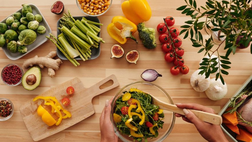 Fit Eko na talerzu – jak dieta eco-friendly wpływa na zdrowie i planetę?