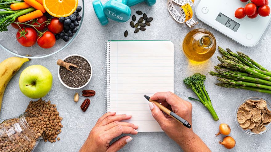Zdrowy Jesz „jak ptaszek”, a waga stoi? Ukryte kalorie, które sabotują Twoją dietę