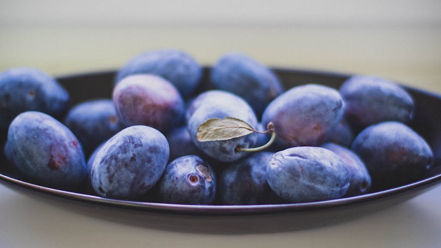 Zdrowa dieta Sok ze śliwek – naturalne wsparcie dla serca, kości i układu pokarmowego