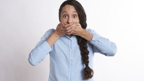 Nieprzyjemny zapach z ust – poznaj przyczyny i rodzaje tej dolegliwości