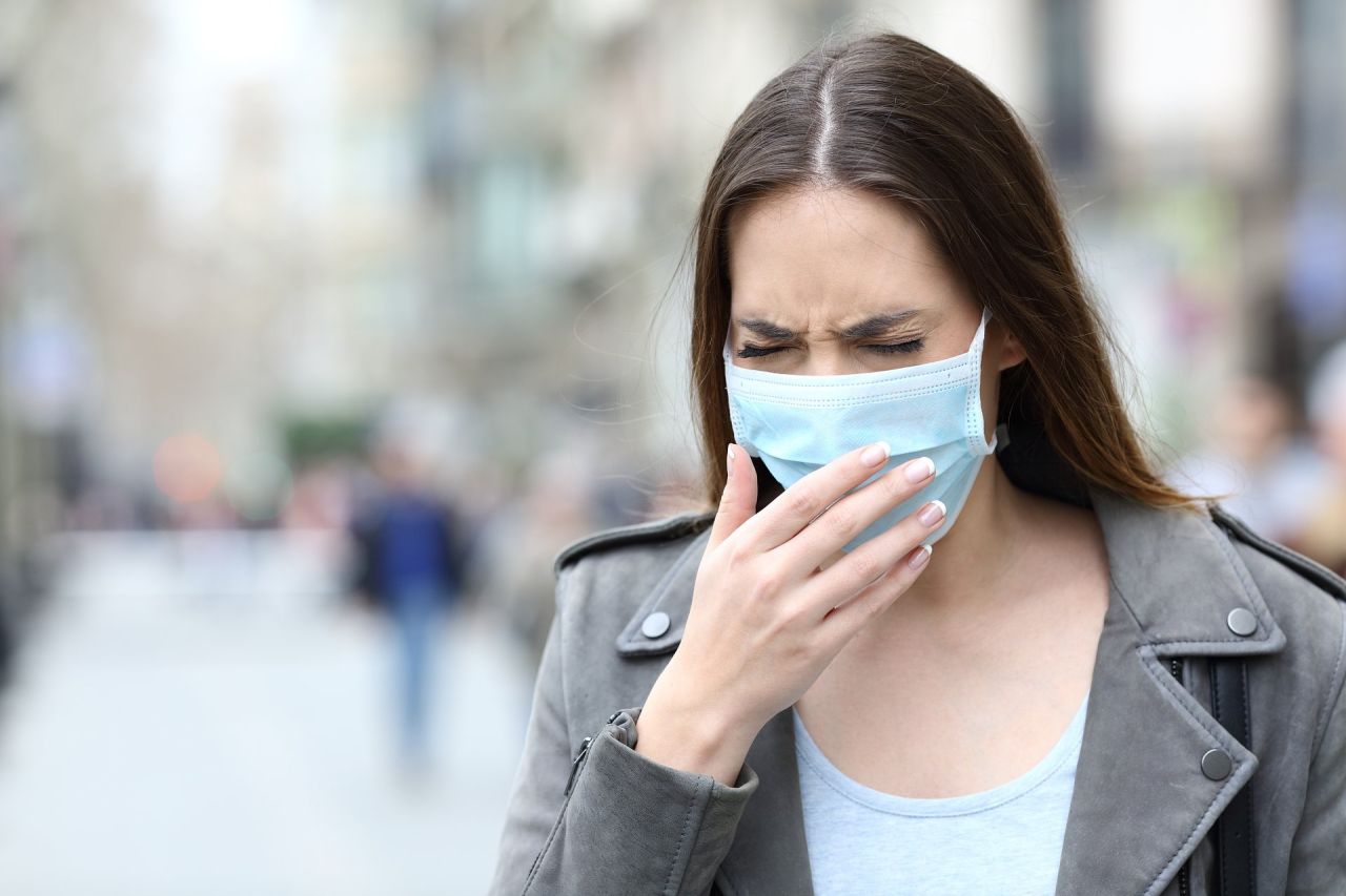 Nie tylko COVID. Jak smog, maseczki i „chore budynki” działają na układ oddechowy?