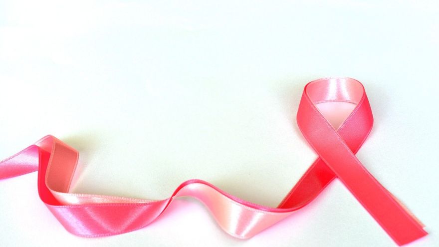 Piersi Październik miesiącem świadomości raka piersi - zadbaj o profilaktykę!