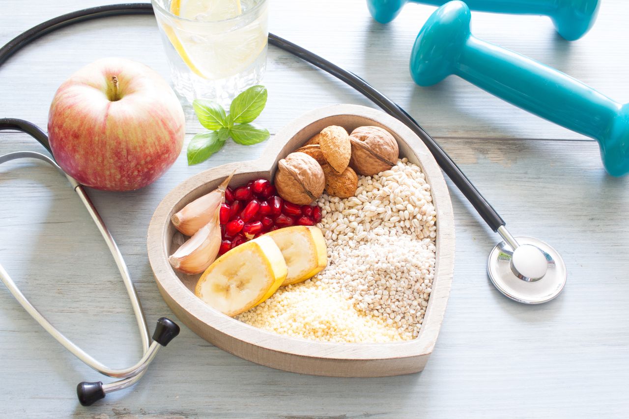 Przepis na zdrowe serce: jakie produkty spożywcze warto włączyć do menu?