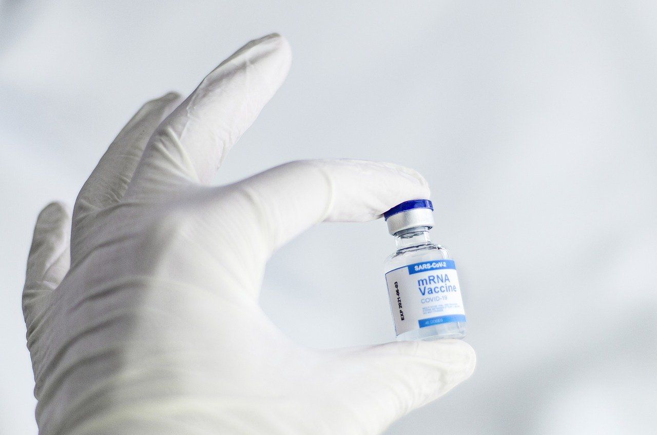 10 argumentów: Dlaczego warto się szczepić przeciw grypie, zwłaszcza podczas pandemii?