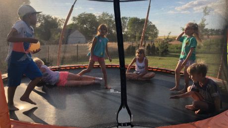 Jak wybrać trampolinę dla dziecka?